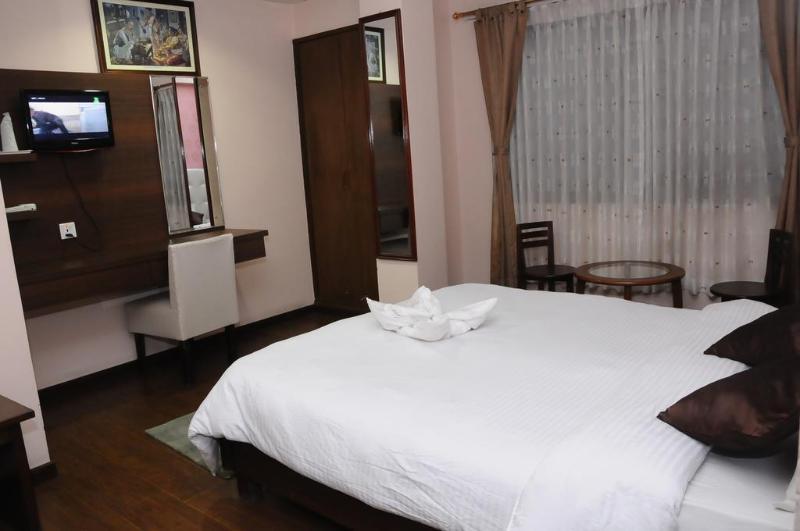 Backyard Hotel 3*